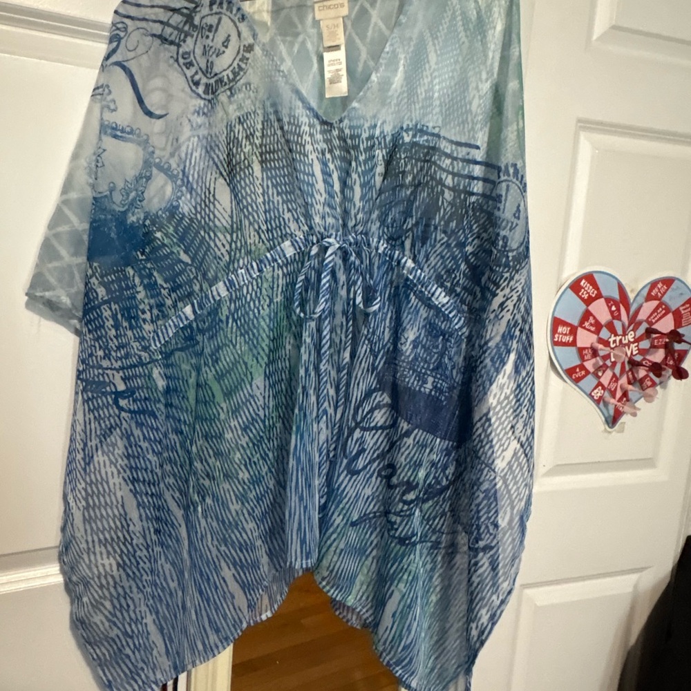 EUC Chico's Teal and Blue Graphic Tunic